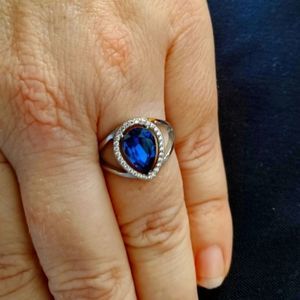Brilliant Tear Shaped Blue Sapphire & Diamond Luxury Ring